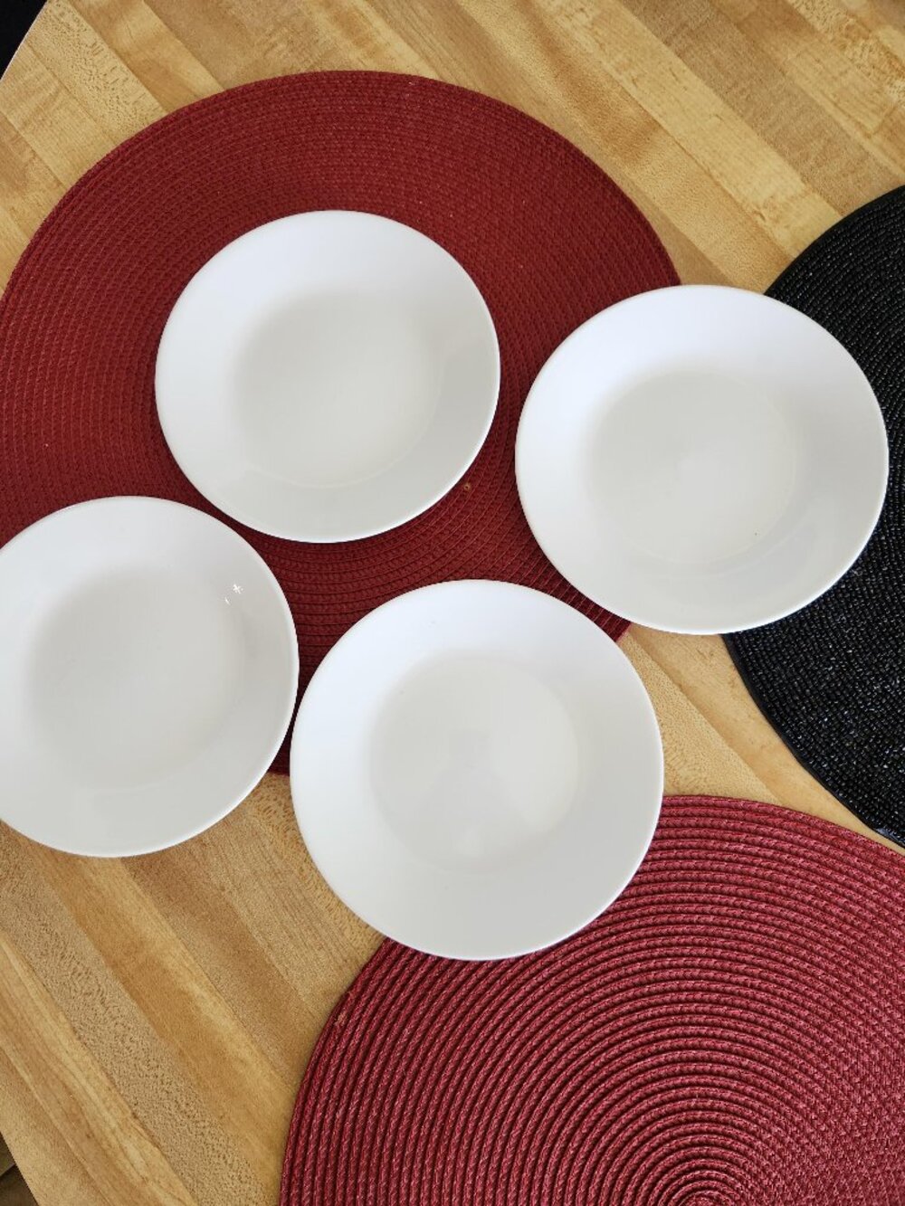 4 Corelle Winter Frost White Bread and Butter Plates 6 3/4"